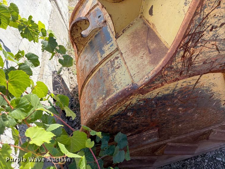 image for item FP4082 CH excavator bucket