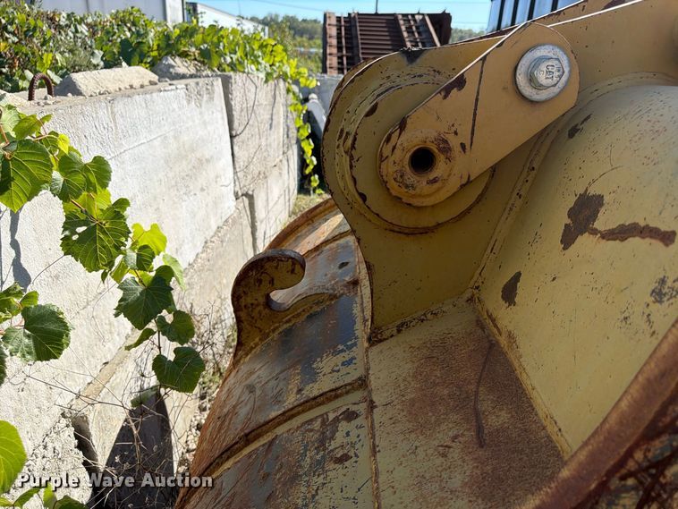 image for item FP4082 CH excavator bucket