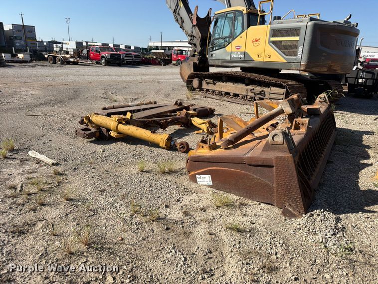 image for item FP4083 Caterpillar D9H blade