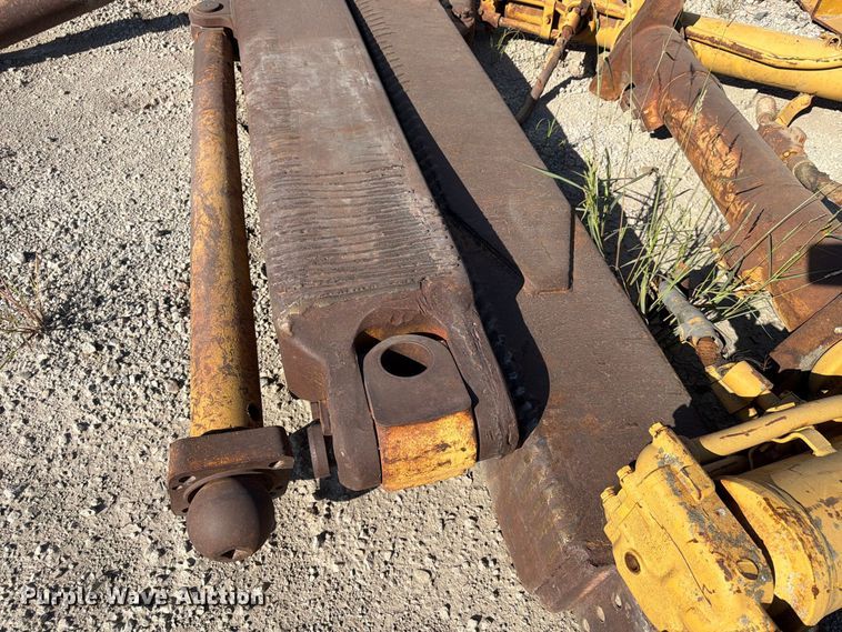 image for item FP4083 Caterpillar D9H blade