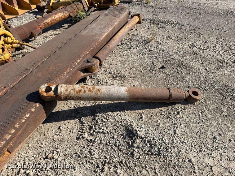 image for item FP4083 Caterpillar D9H blade