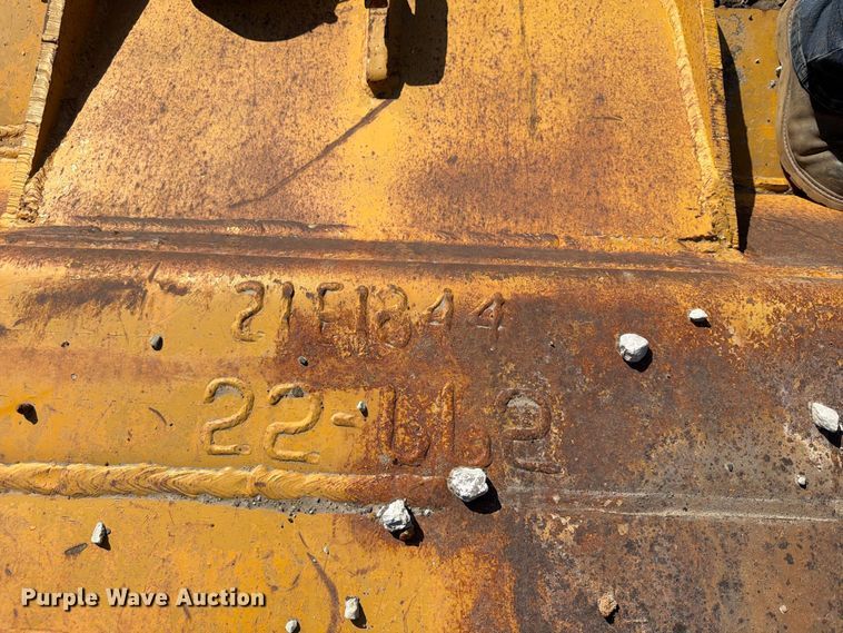 image for item FP4083 Caterpillar D9H blade