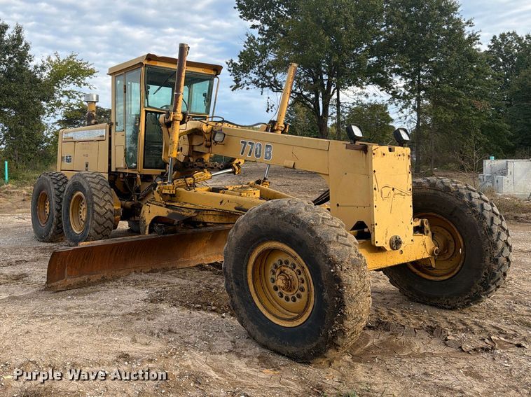 image for item FP4092 1994 John Deere 770B motor grader