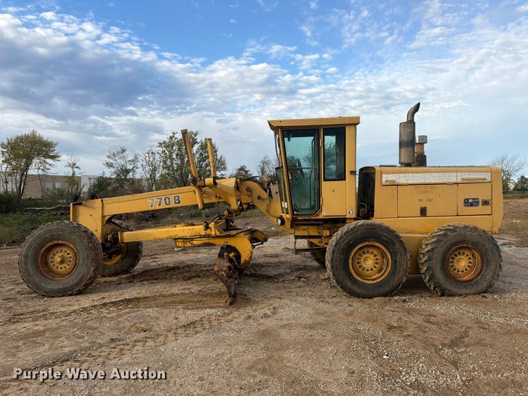 image for item FP4092 1994 John Deere 770B motor grader