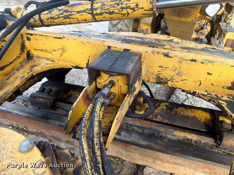 image for item FP4092 1994 John Deere 770B motor grader