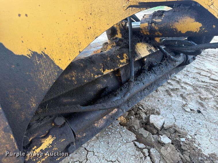 image for item FP4092 1994 John Deere 770B motor grader