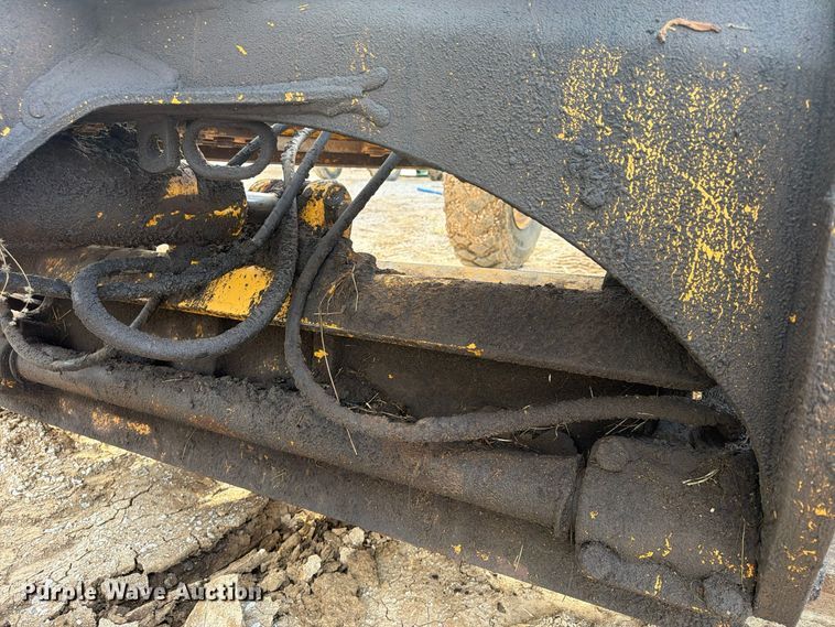 image for item FP4092 1994 John Deere 770B motor grader