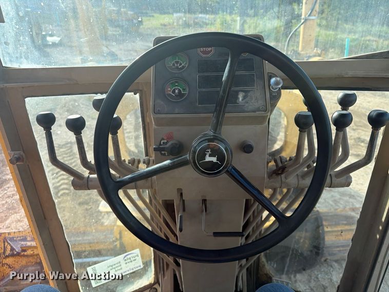 image for item FP4092 1994 John Deere 770B motor grader