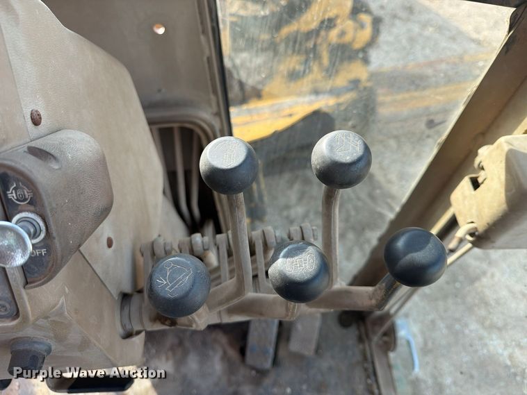 image for item FP4092 1994 John Deere 770B motor grader