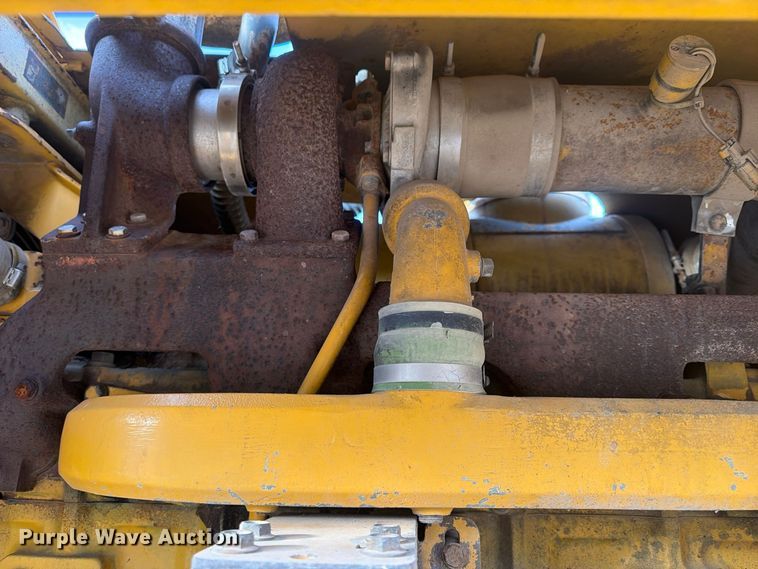 image for item FP4092 1994 John Deere 770B motor grader
