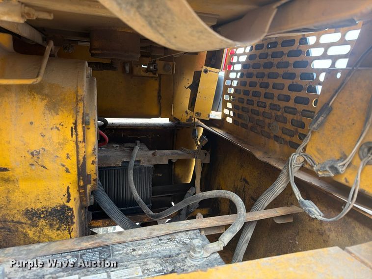 image for item FP4092 1994 John Deere 770B motor grader
