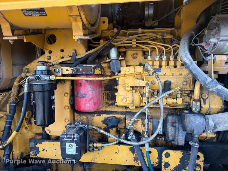 image for item FP4092 1994 John Deere 770B motor grader