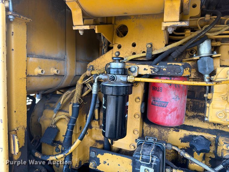 image for item FP4092 1994 John Deere 770B motor grader