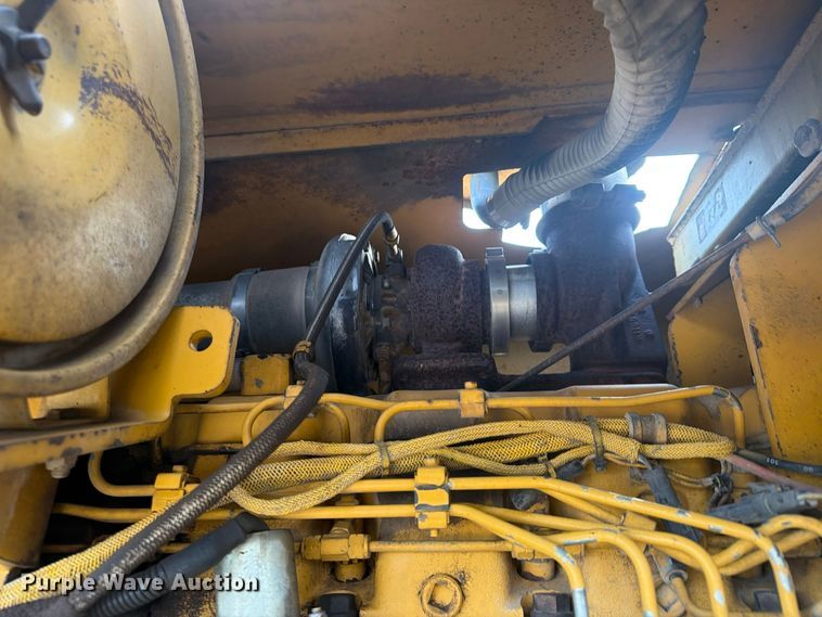 image for item FP4092 1994 John Deere 770B motor grader