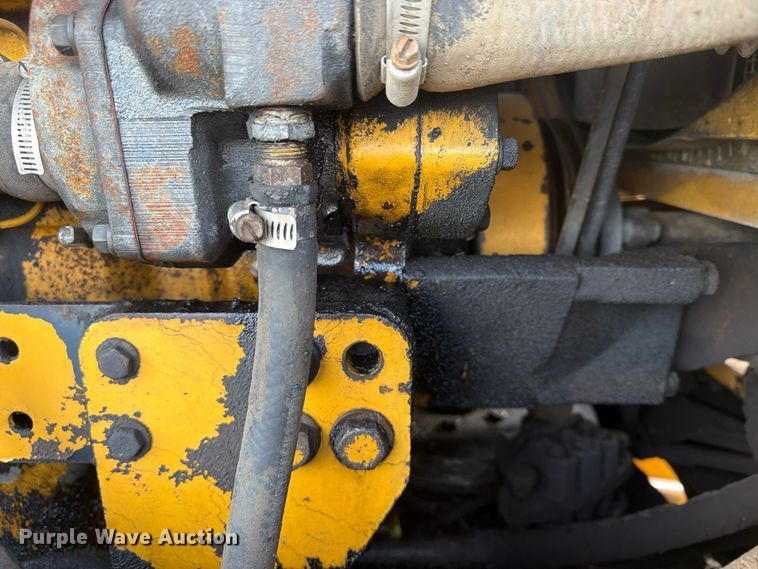 image for item FP4092 1994 John Deere 770B motor grader