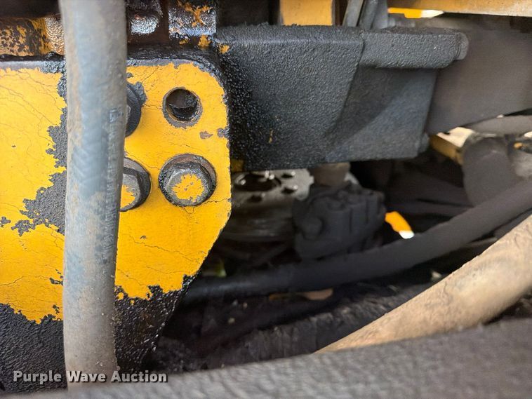 image for item FP4092 1994 John Deere 770B motor grader