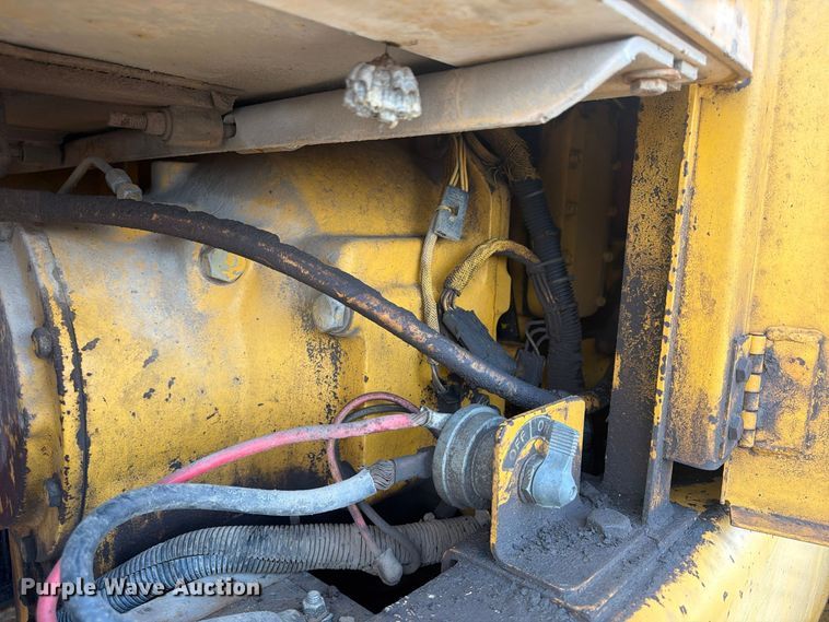 image for item FP4092 1994 John Deere 770B motor grader