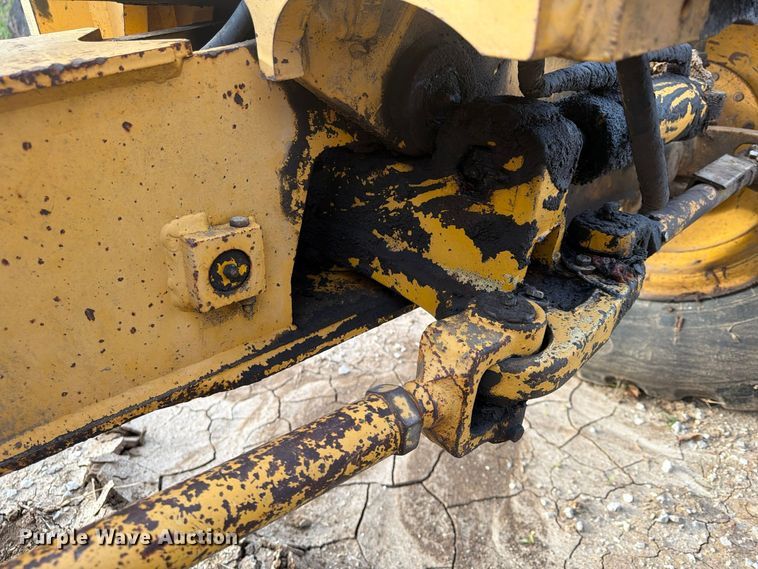 image for item FP4092 1994 John Deere 770B motor grader