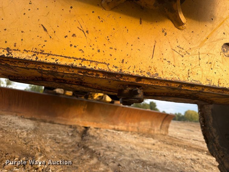 image for item FP4092 1994 John Deere 770B motor grader