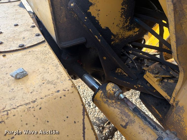 image for item FP4092 1994 John Deere 770B motor grader