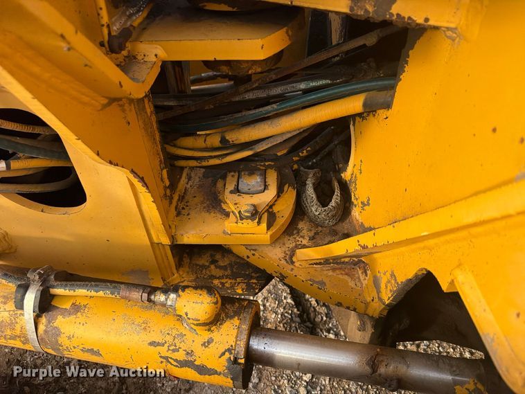 image for item FP4092 1994 John Deere 770B motor grader