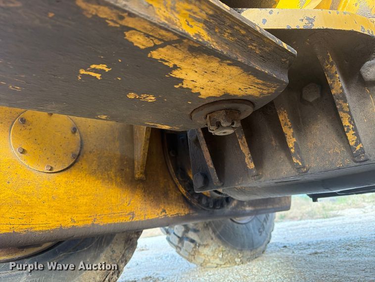 image for item FP4092 1994 John Deere 770B motor grader