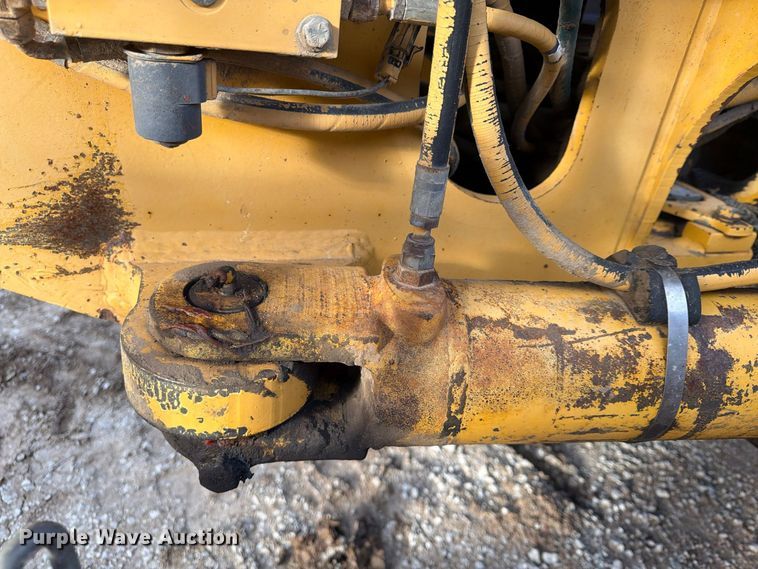 image for item FP4092 1994 John Deere 770B motor grader