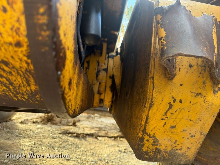 image for item FP4092 1994 John Deere 770B motor grader