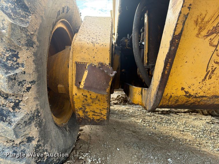 image for item FP4092 1994 John Deere 770B motor grader