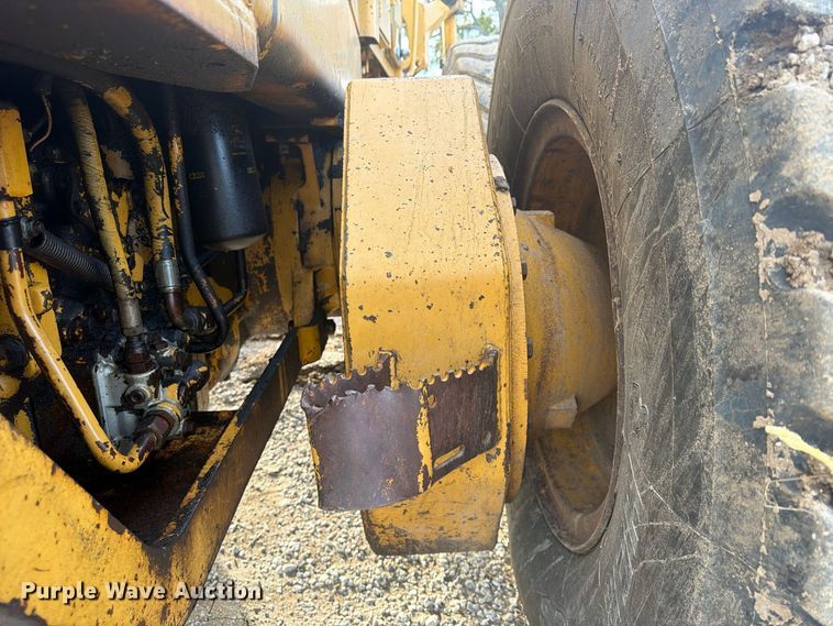 image for item FP4092 1994 John Deere 770B motor grader