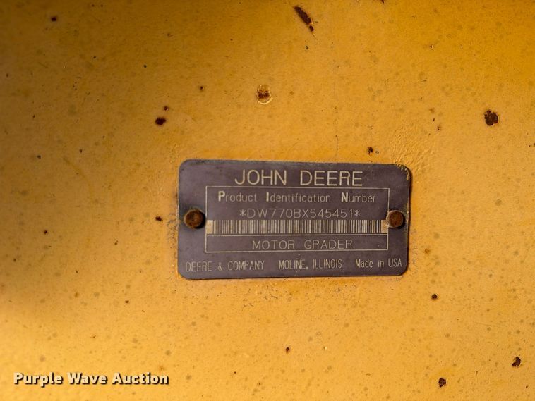 image for item FP4092 1994 John Deere 770B motor grader