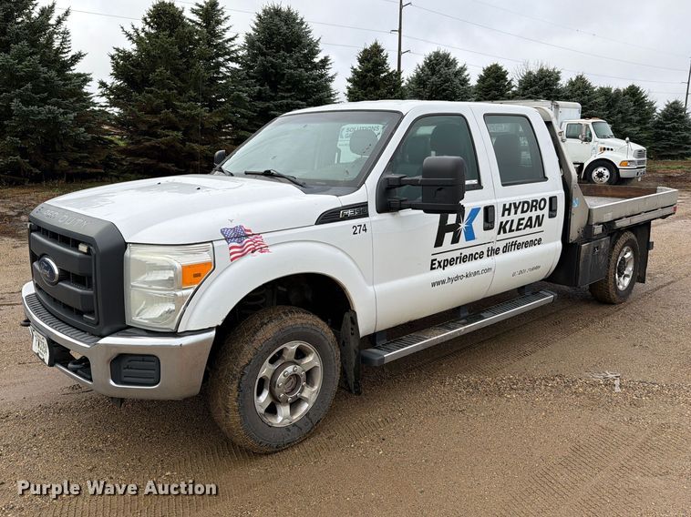 image for item FT5001 2015 Ford F-350 Crew Cab flatbed pickup truck