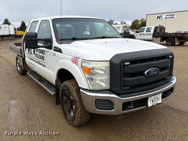 image for item FT5001 2015 Ford F-350 Crew Cab flatbed pickup truck
