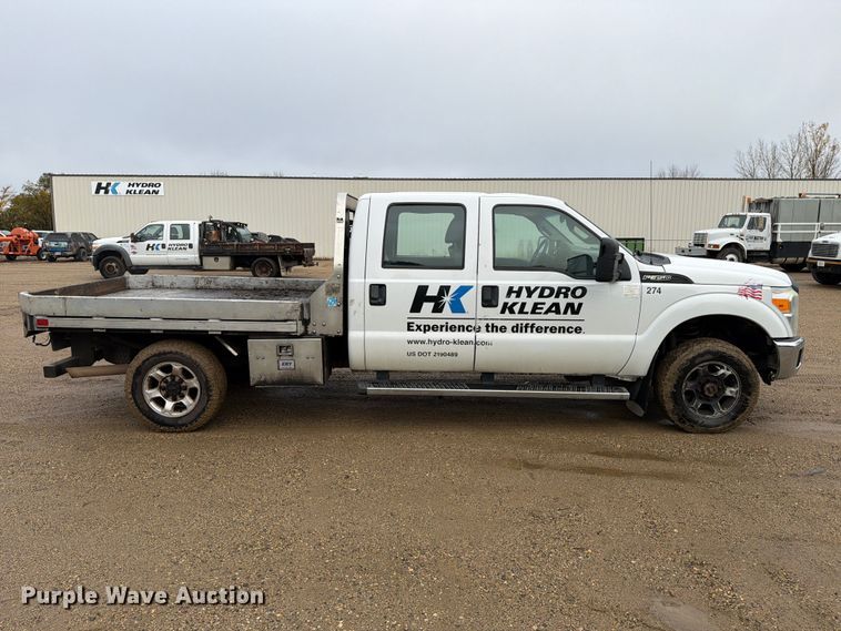 image for item FT5001 2015 Ford F-350 Crew Cab flatbed pickup truck