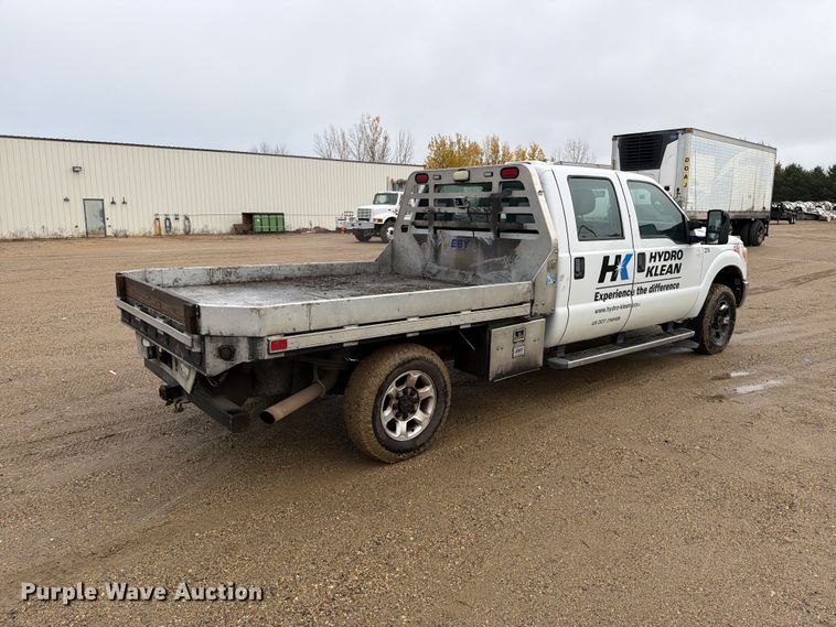 image for item FT5001 2015 Ford F-350 Crew Cab flatbed pickup truck