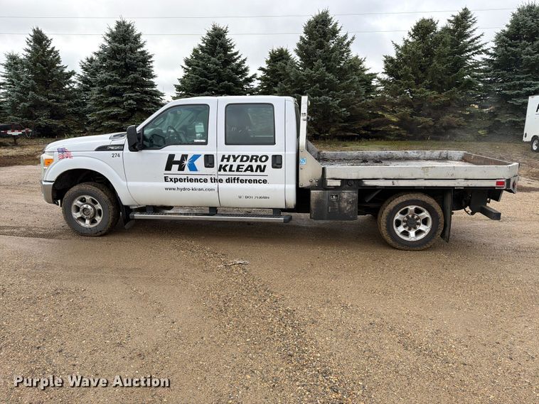 image for item FT5001 2015 Ford F-350 Crew Cab flatbed pickup truck