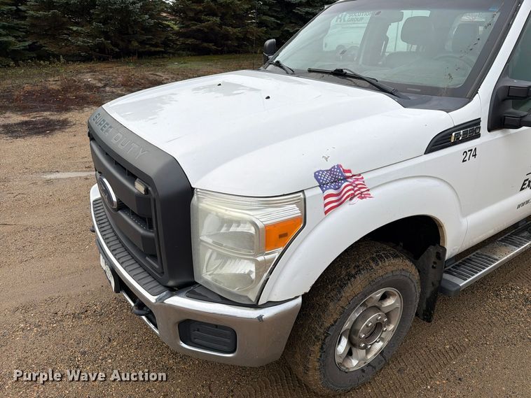 image for item FT5001 2015 Ford F-350 Crew Cab flatbed pickup truck