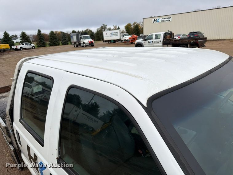 image for item FT5001 2015 Ford F-350 Crew Cab flatbed pickup truck