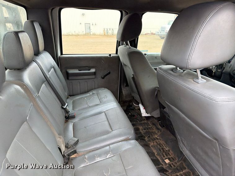 image for item FT5001 2015 Ford F-350 Crew Cab flatbed pickup truck