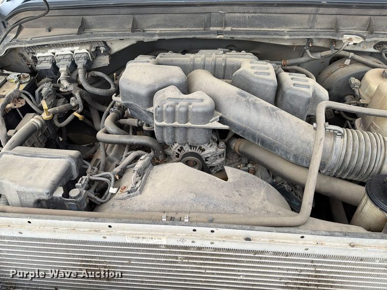 image for item FT5001 2015 Ford F-350 Crew Cab flatbed pickup truck