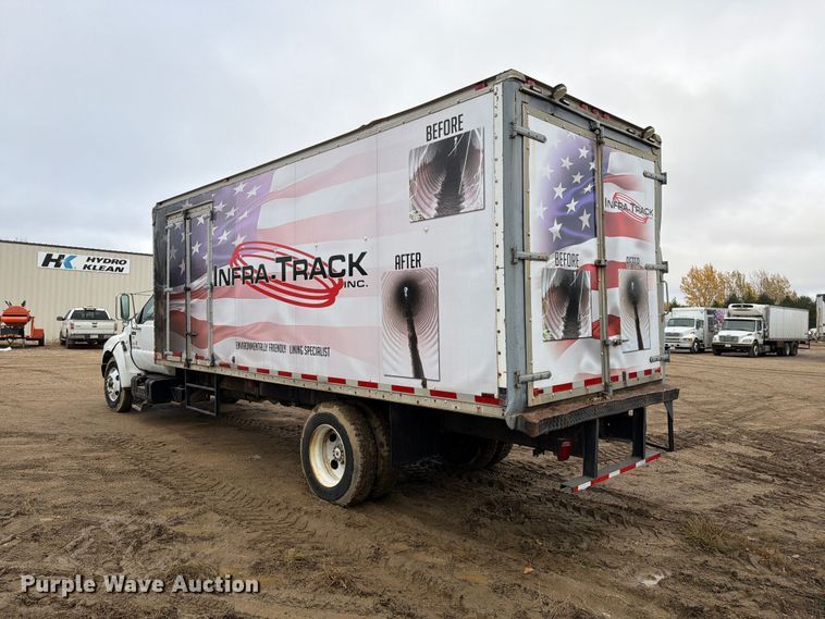 image for item FT5002 2000 Ford F650 Super Duty box truck