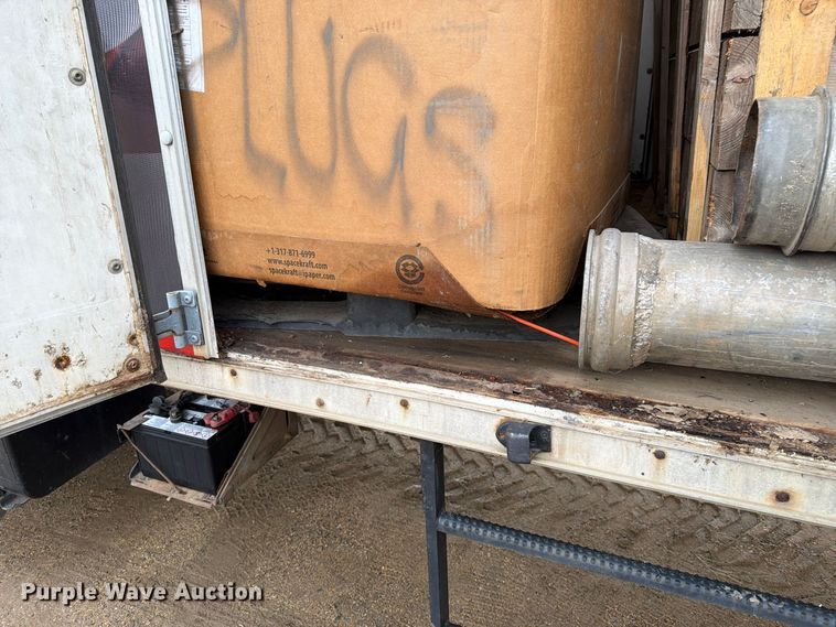 image for item FT5002 2000 Ford F650 Super Duty box truck