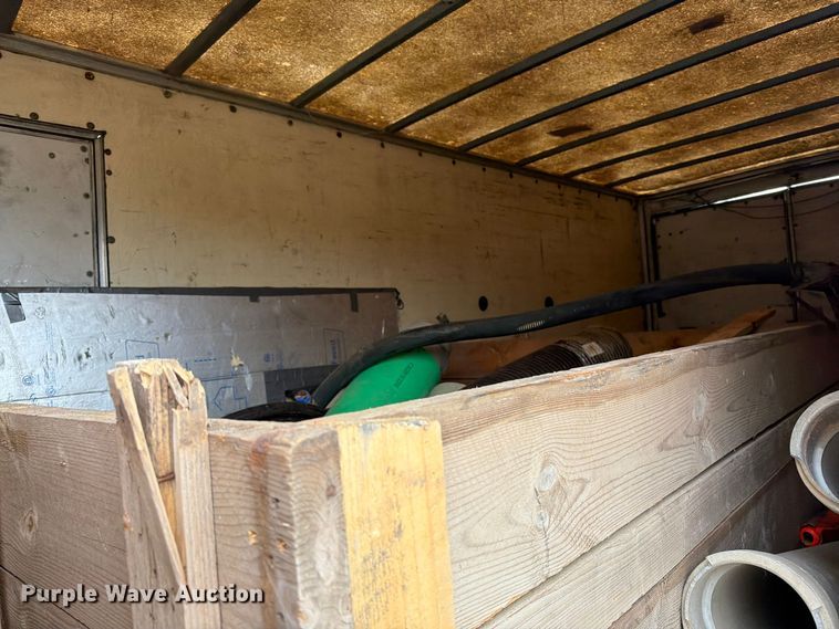 image for item FT5002 2000 Ford F650 Super Duty box truck