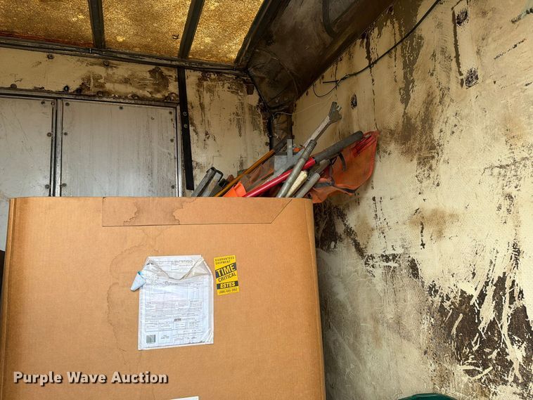 image for item FT5002 2000 Ford F650 Super Duty box truck