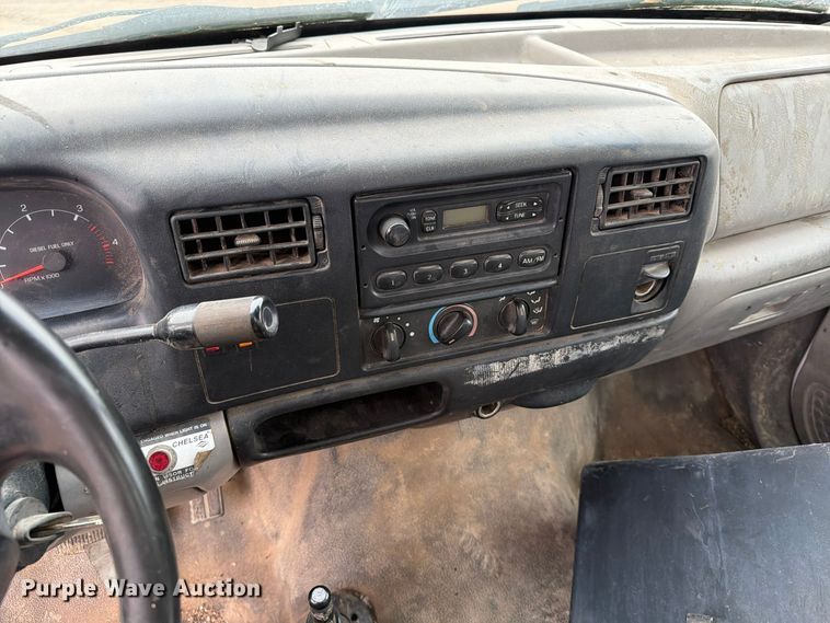 image for item FT5002 2000 Ford F650 Super Duty box truck
