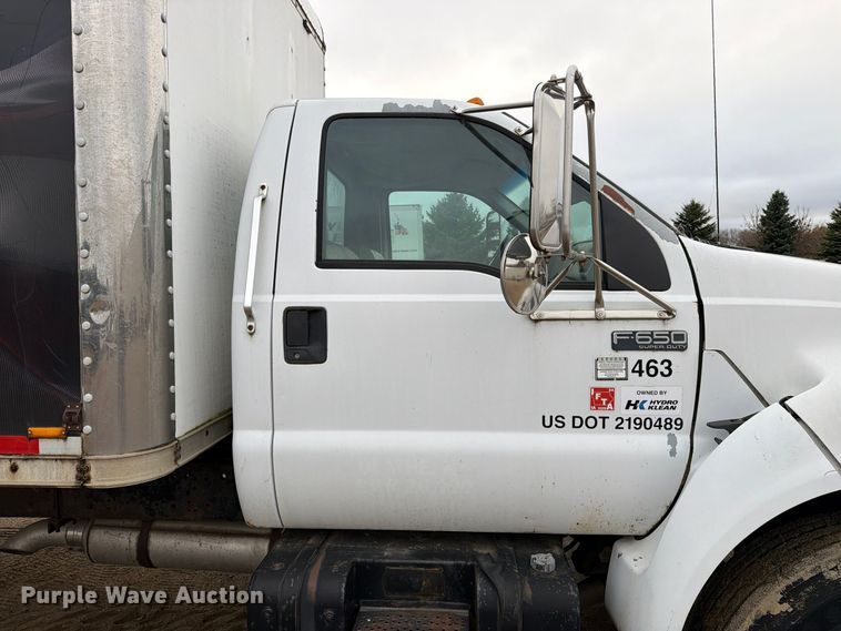 image for item FT5002 2000 Ford F650 Super Duty box truck