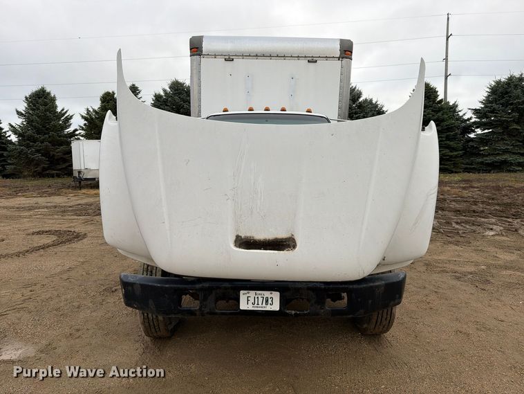 image for item FT5002 2000 Ford F650 Super Duty box truck