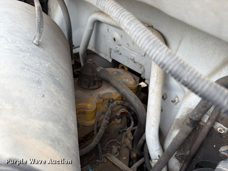 image for item FT5002 2000 Ford F650 Super Duty box truck