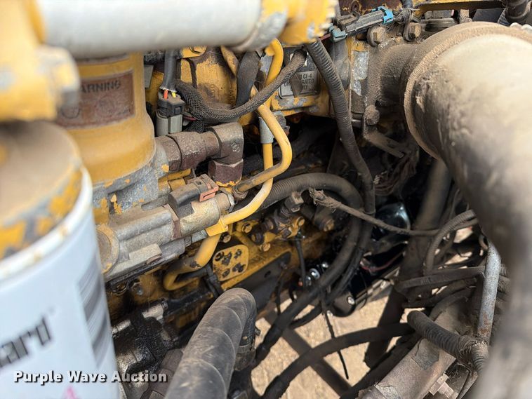 image for item FT5002 2000 Ford F650 Super Duty box truck