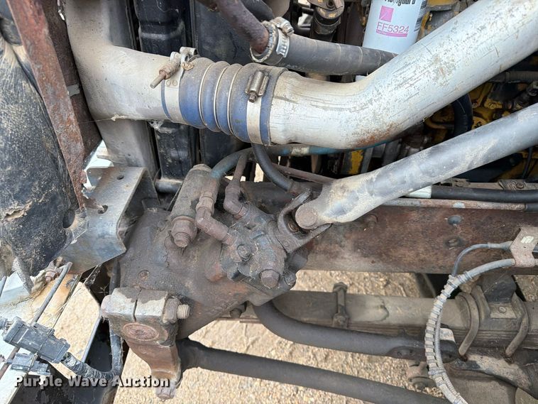 image for item FT5002 2000 Ford F650 Super Duty box truck